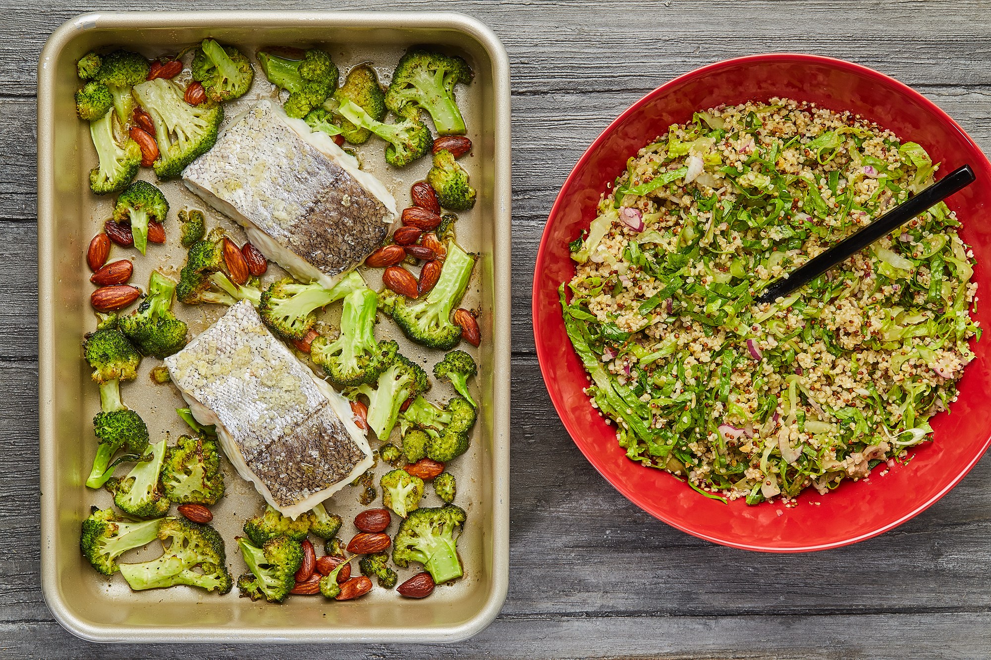 One pan kulmule med bagte broccoli og mandler, dertil quinoasalat med hjertesalat & æbler