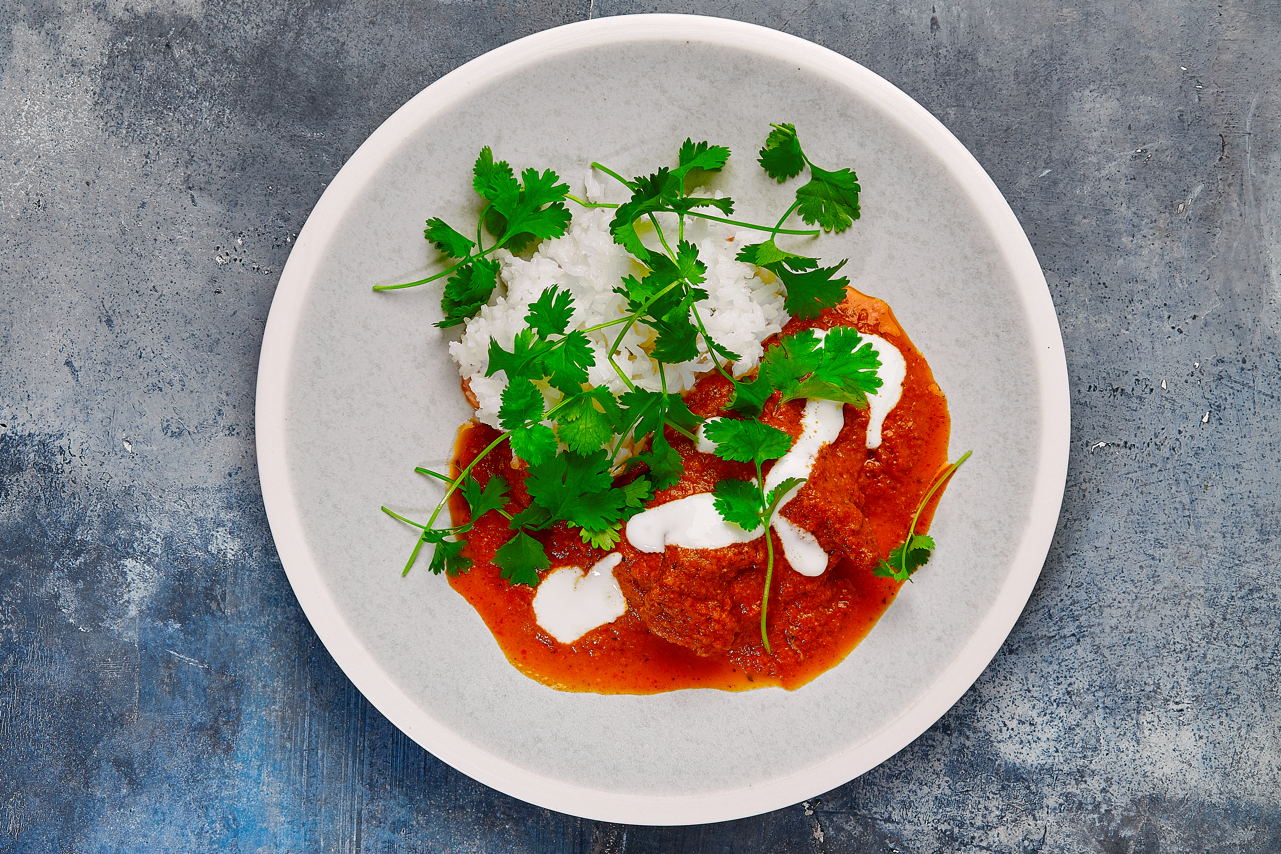 Heat: Kylling tikka masala med ris, koriander og yoghurt