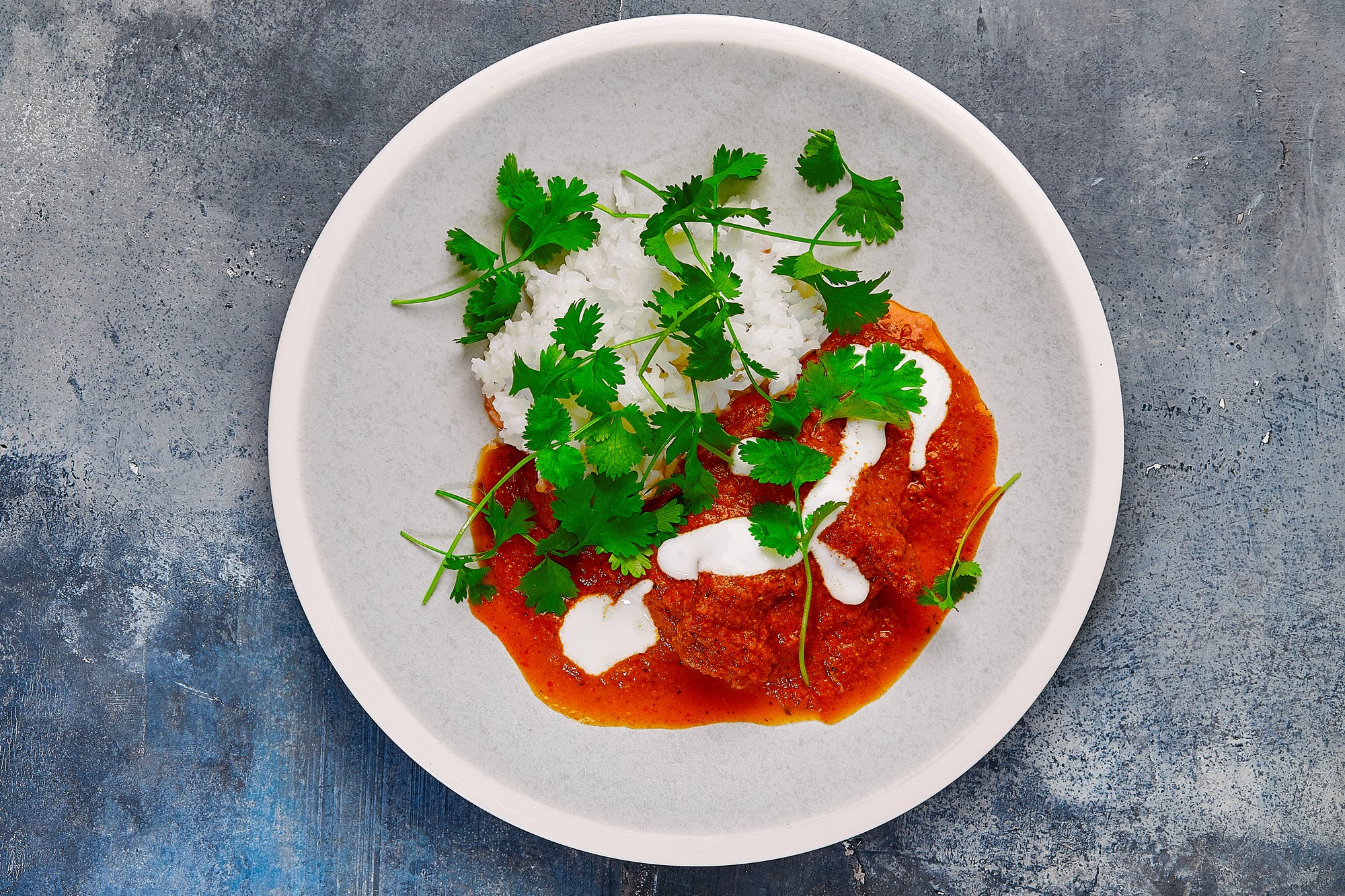 Heat: Kylling tikka masala med ris, koriander og yoghurt