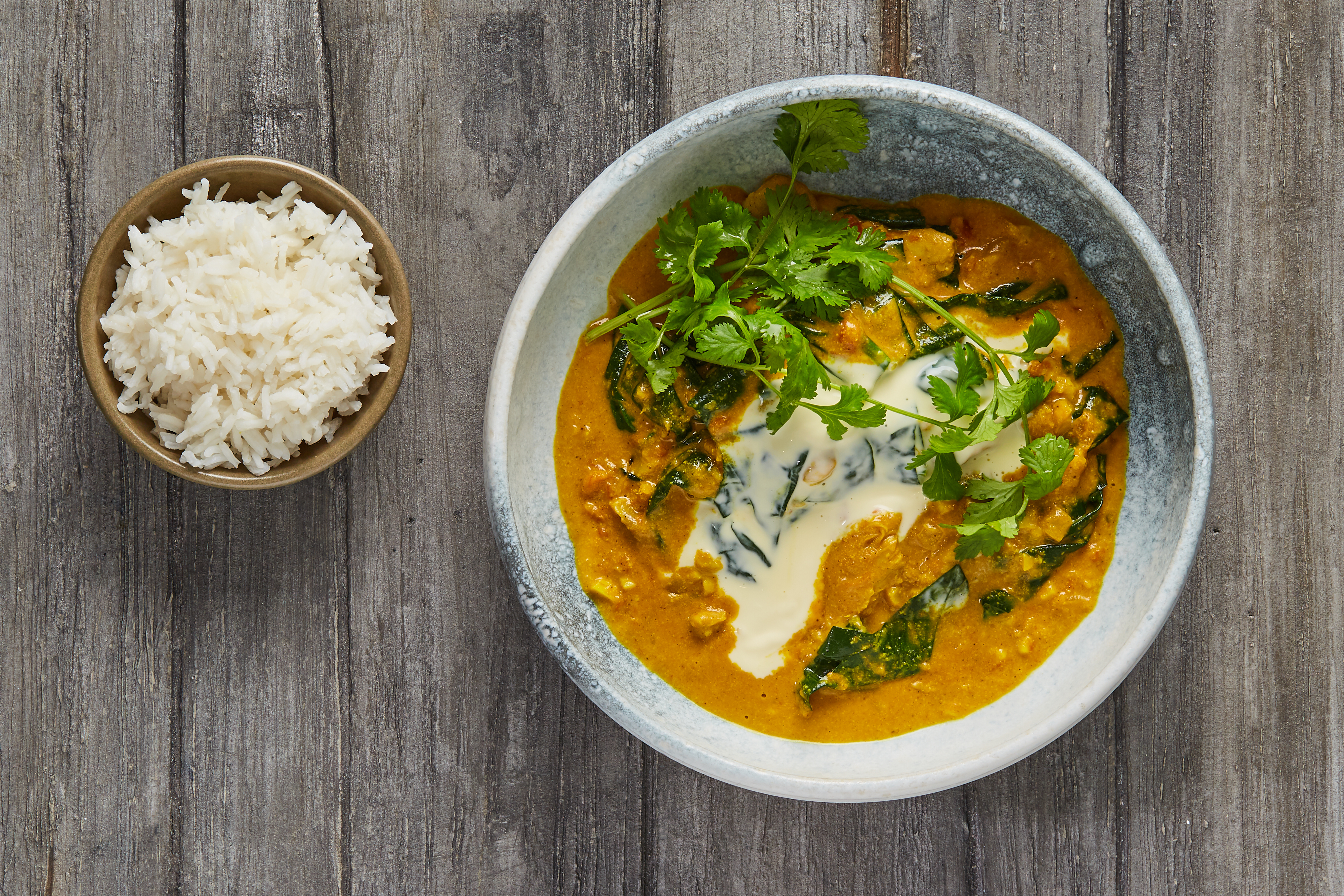 Heat: Kylling korma med spinat, ris, yoghurt og koriander